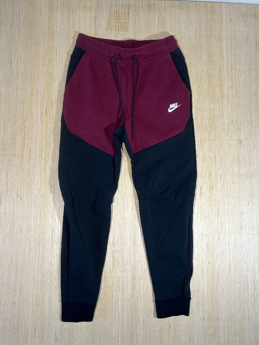 Nike Sportswear Tech Fleece Joggers Beetroot/Black Size S CU4495-018